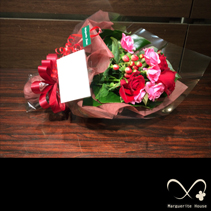 【事例138】墨田区石原へ3周年記念祝いとして贈られたアカバラ中心の花束